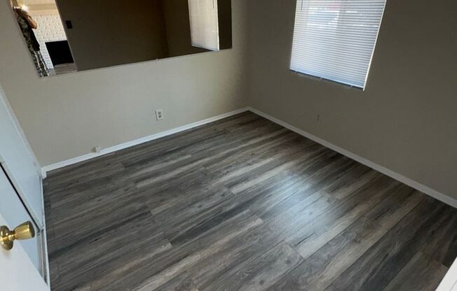 $1,895- ALL UTILITIES INCLUDED- BEAUTIFUL 1 BEDROOM 1 BATH IN LONG BEACH!!