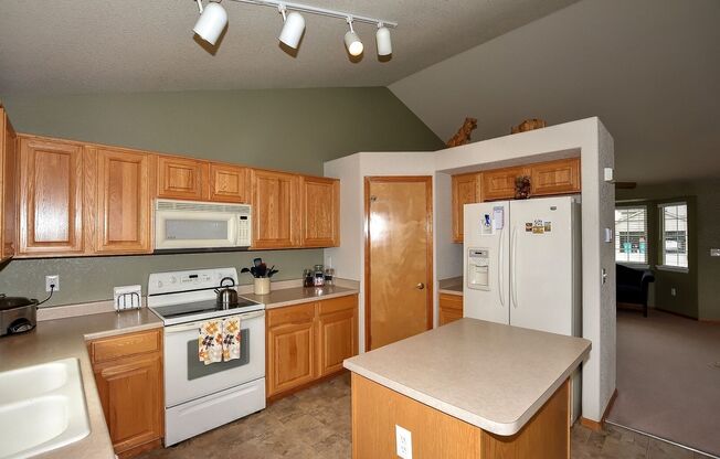 403 PEYTON DR