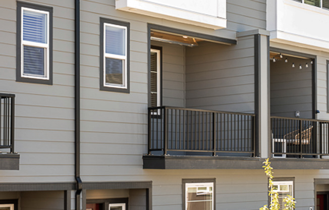 3 beds, 3.5 baths, $3,700, Unit 4