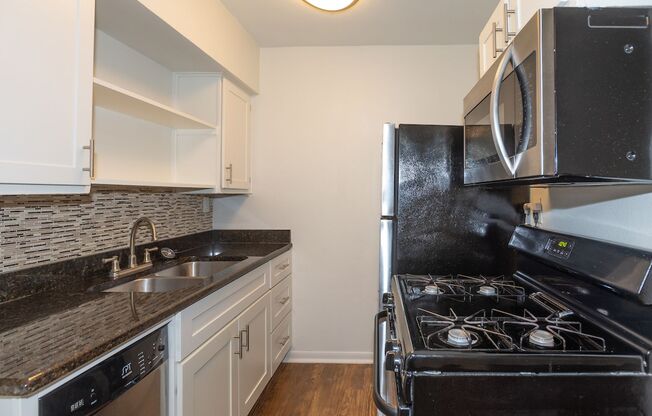 2 beds, 1 bath, $1,195, Unit #114