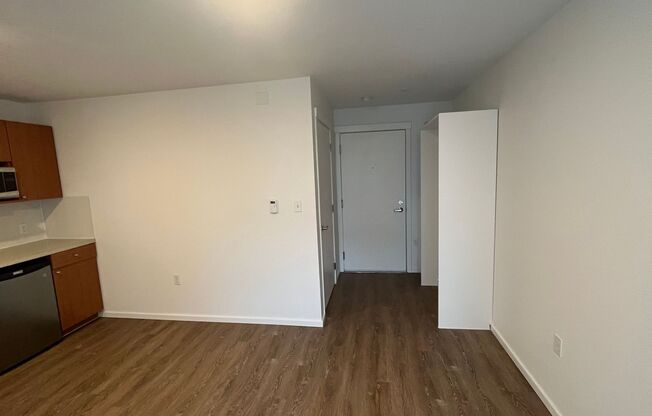 Studio, 1 bath, 176 sqft, $1,425, Unit 3316