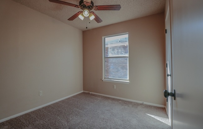 4644 Fordham - 3 bedroom 2 bathroom