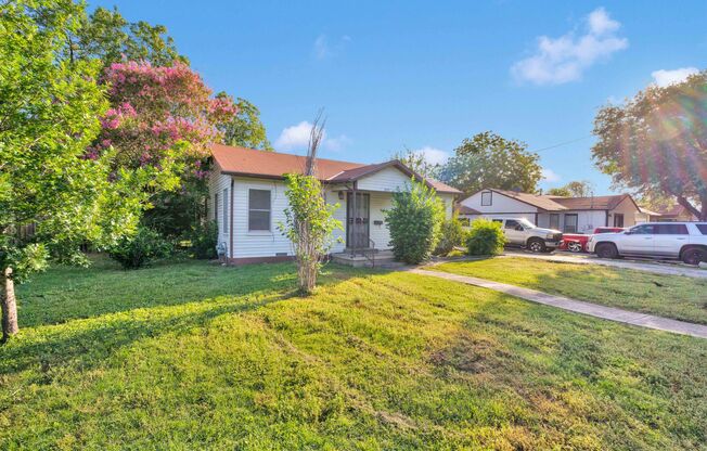 Charming 2-Bedroom Home in San Antonio