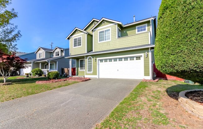 *$300 Off First Month Rent on this Beautiful Yelm Home!