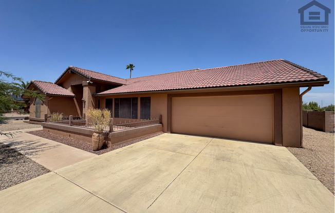 2Bed/2Bath Home in 55+ Age-Restricted Community in Sun City West!