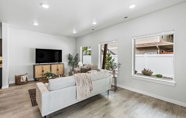 3 beds, 2.5 baths, 1,524 sqft, $2,295, Unit ABBY2-101