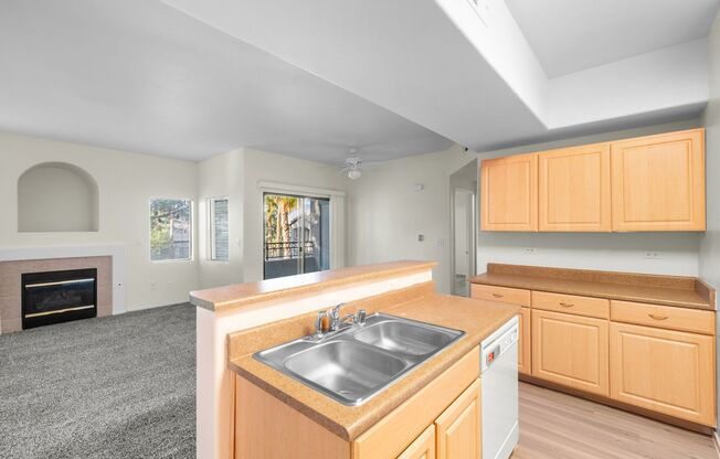 2 beds, 2 baths, $1,425, Unit # 2057