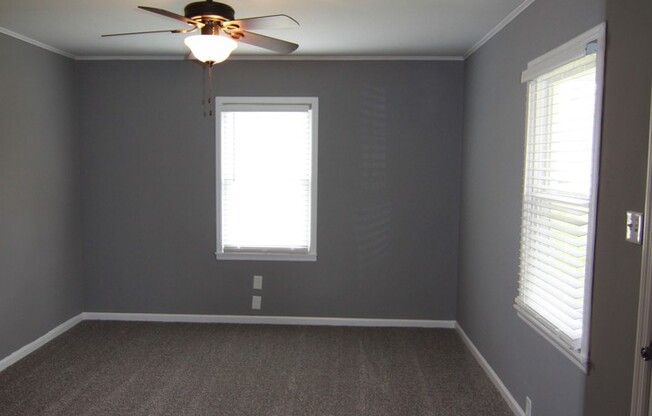 2 Bedroom Pet Friendly Home For Rent!