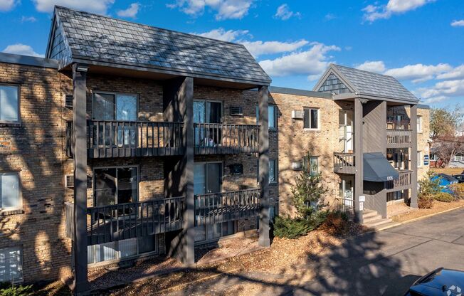 2 beds, 1 bath, 900 sqft, $1,395, Unit 120