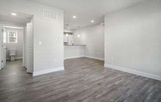 2 beds, 1 bath, 950 sqft, $1,695, Unit Unit 7