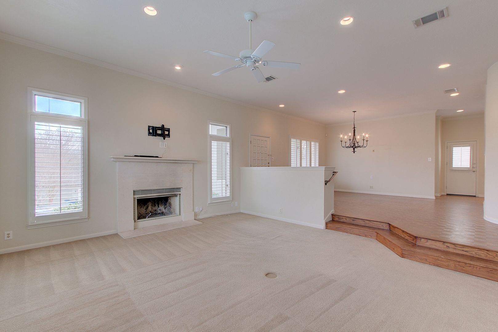 Rare 3 BR / 2.5 BA /  2 Car Garage Westlake Condo 14th Fairway (Austin Country Club) (Eanes ISD)