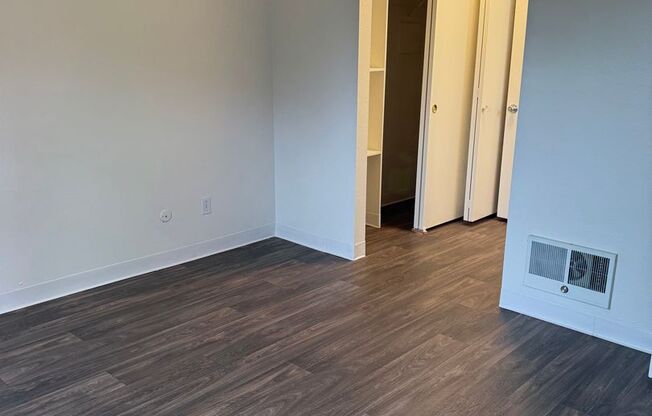 1 bed, 1 bath, 500 sqft, $1,895, Unit 32
