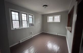 2 beds, 1 bath, $925