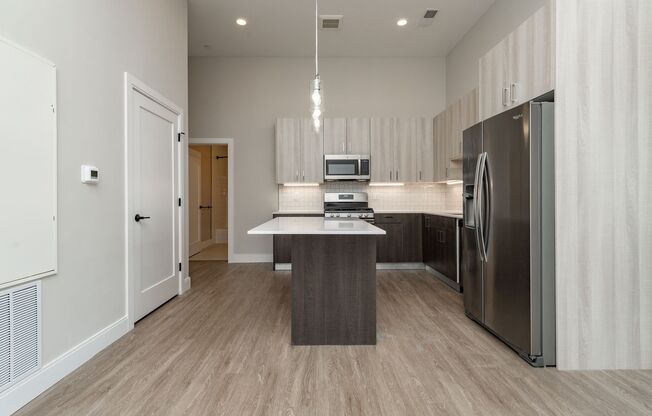 3 beds, 2 baths, 1,085 sqft, $4,200, Unit Unit 504