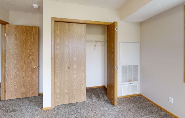 2 beds, 1 bath, 1,088 sqft, $1,195, Unit 2801-171