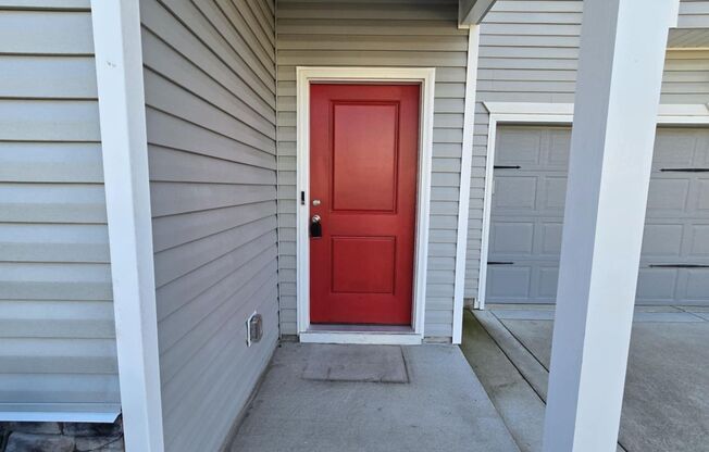 Wonderfully maintained 2 Story Home in Raeford.