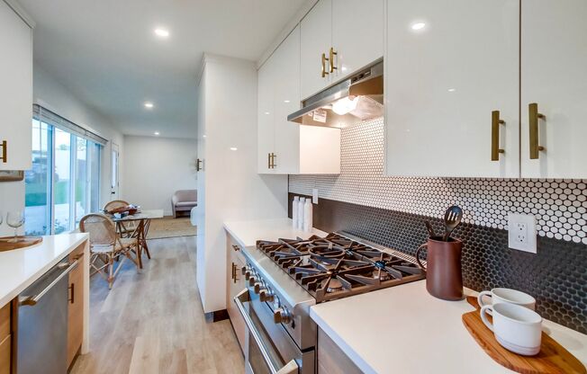 2 beds, 2 baths, 825 sqft, $4,595, Unit 6226