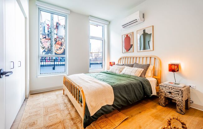 2 beds, 2 baths, 817 sqft, $4,005, Unit 212