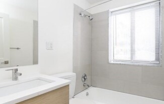 2 beds, 1 bath, 700 sqft, $3,700, Unit 8
