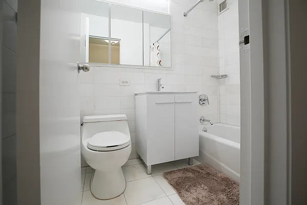 Studio, 1 bath, $3,750, Unit 14O