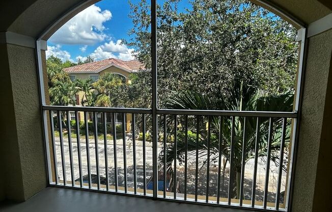 Spacious 1-Bedroom in “The Residence” FIRST MONTHS RENT FREE - Water Included