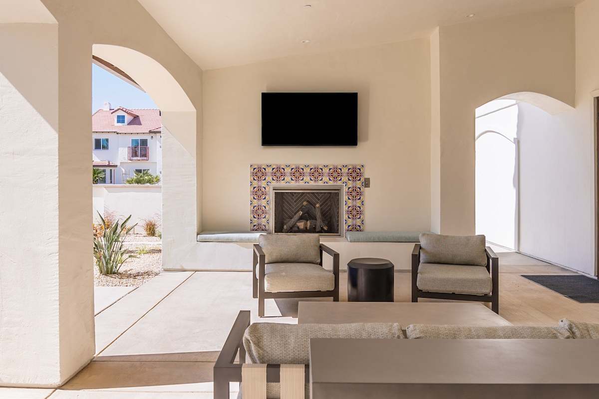 The Villas at Ellis Manor - New Fresno, CA Apartments