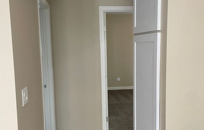 2 beds, 2 baths, 925 sqft, $2,500, Unit 42