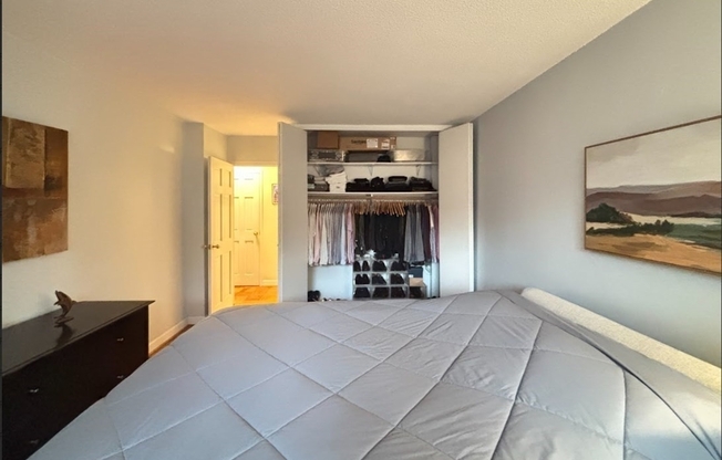 1 bed, 1 bath, 823 sqft, $3,600, Unit 7O