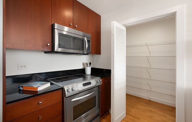 2 beds, 2 baths, $2,995, Unit #513