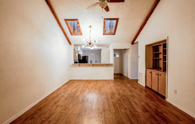 4433 TREASURE OAKS LN