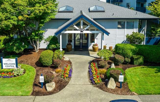 entry way Copper Ridge Apartments, Renton, 98055