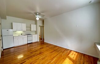1 bed, 1 bath, 400 sqft, $1,350, Unit 5959-211