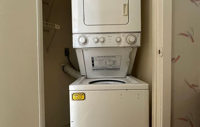 Studio, 1 bath, 432 sqft, $895, Unit 68