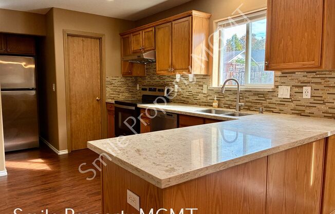 A beautiful 2-story single house with 4 bedrooms & 2.5 bathrooms!