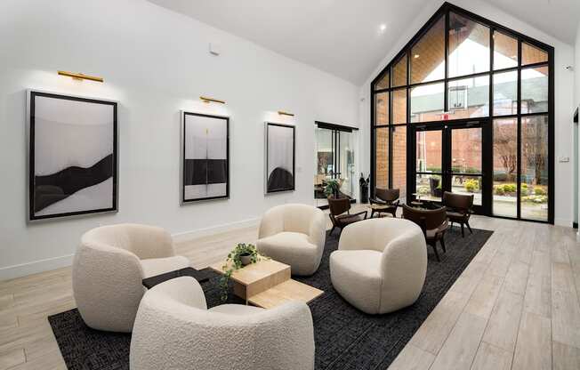 Leasing Lounge