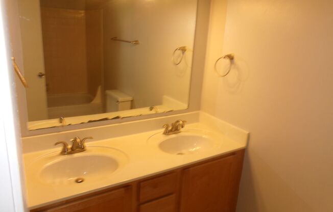 1 bed, 1 bath, 755 sqft, $1,014, Unit 5905G