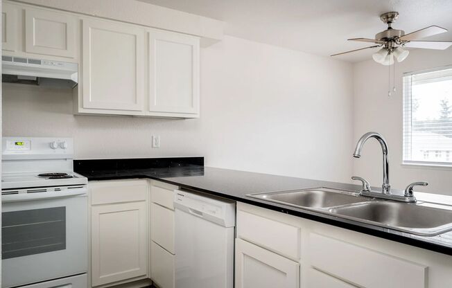 2 beds, 1 bath, 875 sqft, $1,375, Unit 127-74