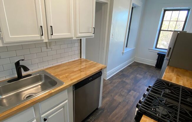 1 bed, 1 bath, 700 sqft, $2,295, Unit E03