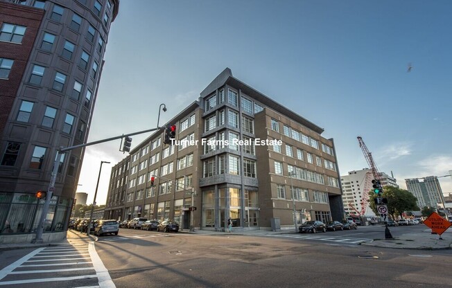 160 East Berkeley St. #519