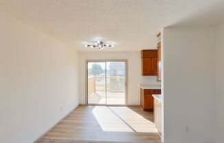 2 beds, 1 bath, $795, Unit # C