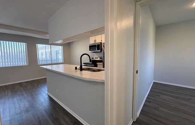2 beds, 2 baths, 900 sqft, $2,198, Unit 224