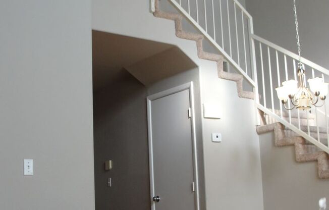 Perfect Roommate Townhouse