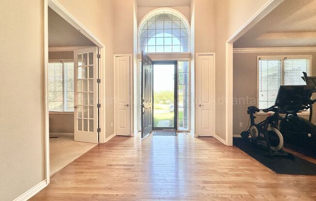 Spacious 4-Bed Colonial in Troy’s Stone Haven Woods
