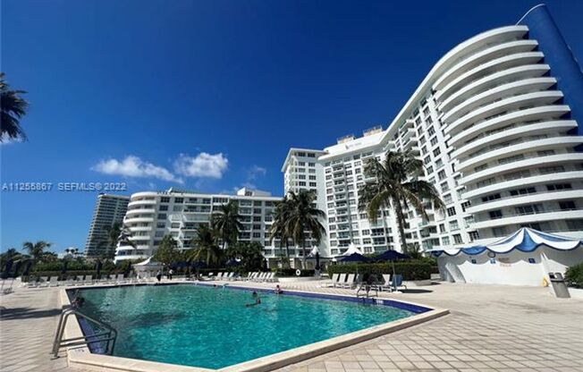 2 beds, 2 baths, 1,030 sqft, $4,000, Unit 5161 Collins Ave appt 1711