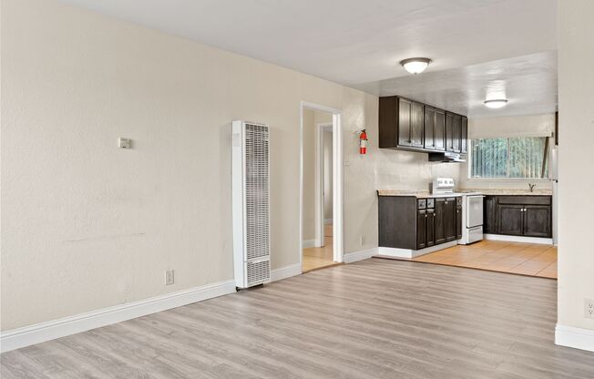 All Utilities Included in This Updated Oakland 2-Bed Apartment