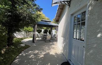 Partially furnished 1+1 w/all appliances + utilities included!