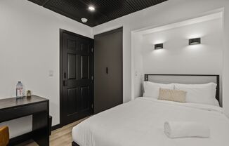 A 5 bedroom, 4 bathroom Fully Furnished Apartment at 1517 1/2 Selby Ave.