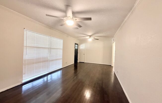 Beautiful & Spacious 3/2/1 Home in Lake Jackson !