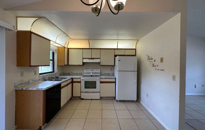 Available Now! 2 bedroom unit