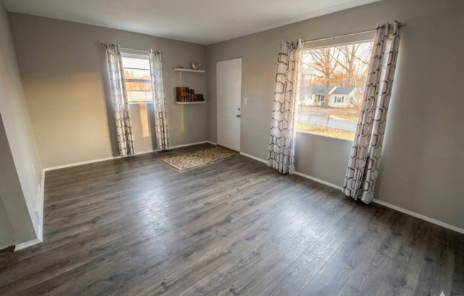 3 bedroom home in Forest Hills Coming Soon!
